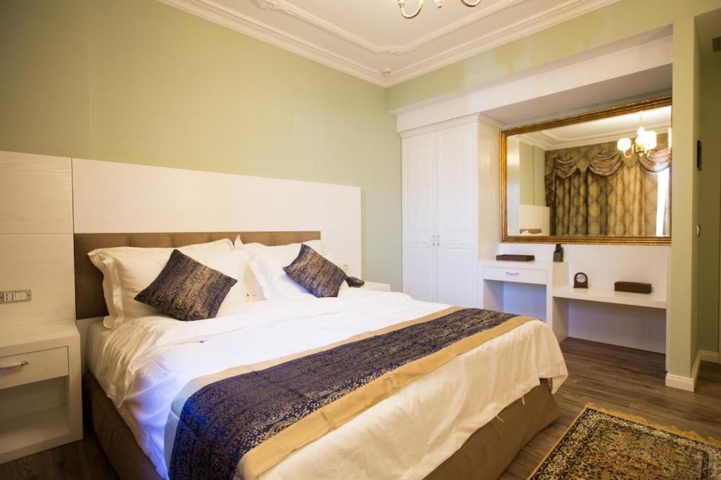 Britania Hotel *